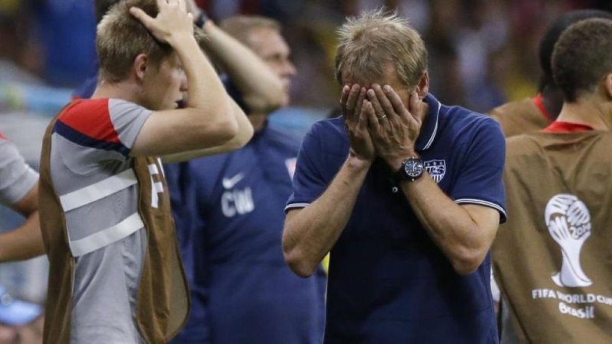 Klinsmann fracasa en su intento de hacer Estados Unidos competitiva en el fútbol.-AP / MATT DUNHAM