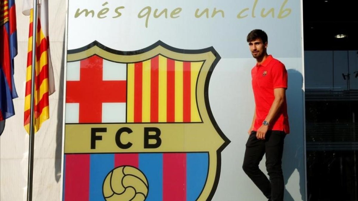 -REUTERS / ALBERT GEA