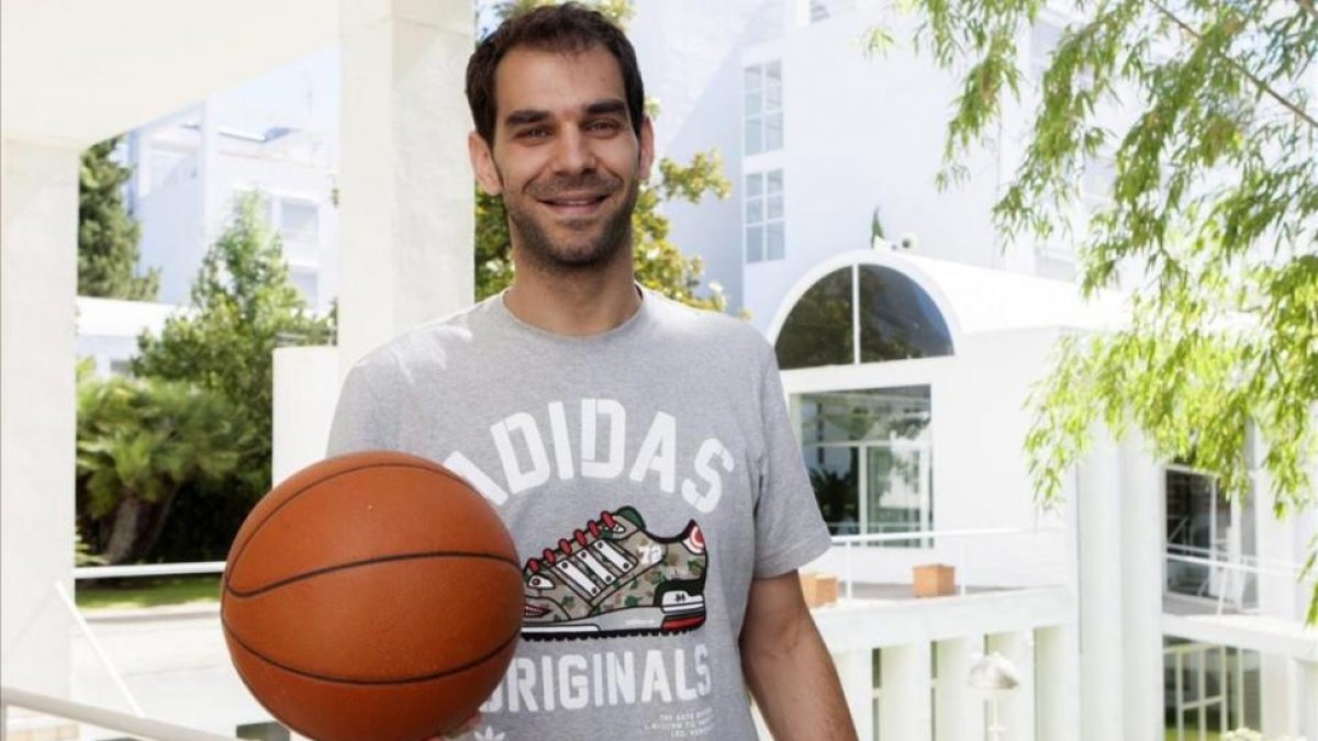 José Calderón en la presentación de su campus de baloncesto.-EFE