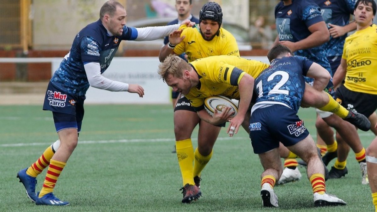 Weersma intenta ganar la línea de ventaja. SANTI OTERO