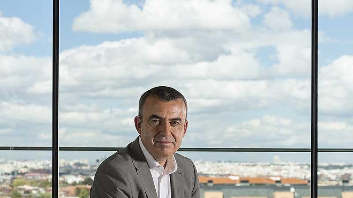Lorenzo Silva vuelve hoy a Burgos. LUIS CERDEIRA-Luis Cerdeira
