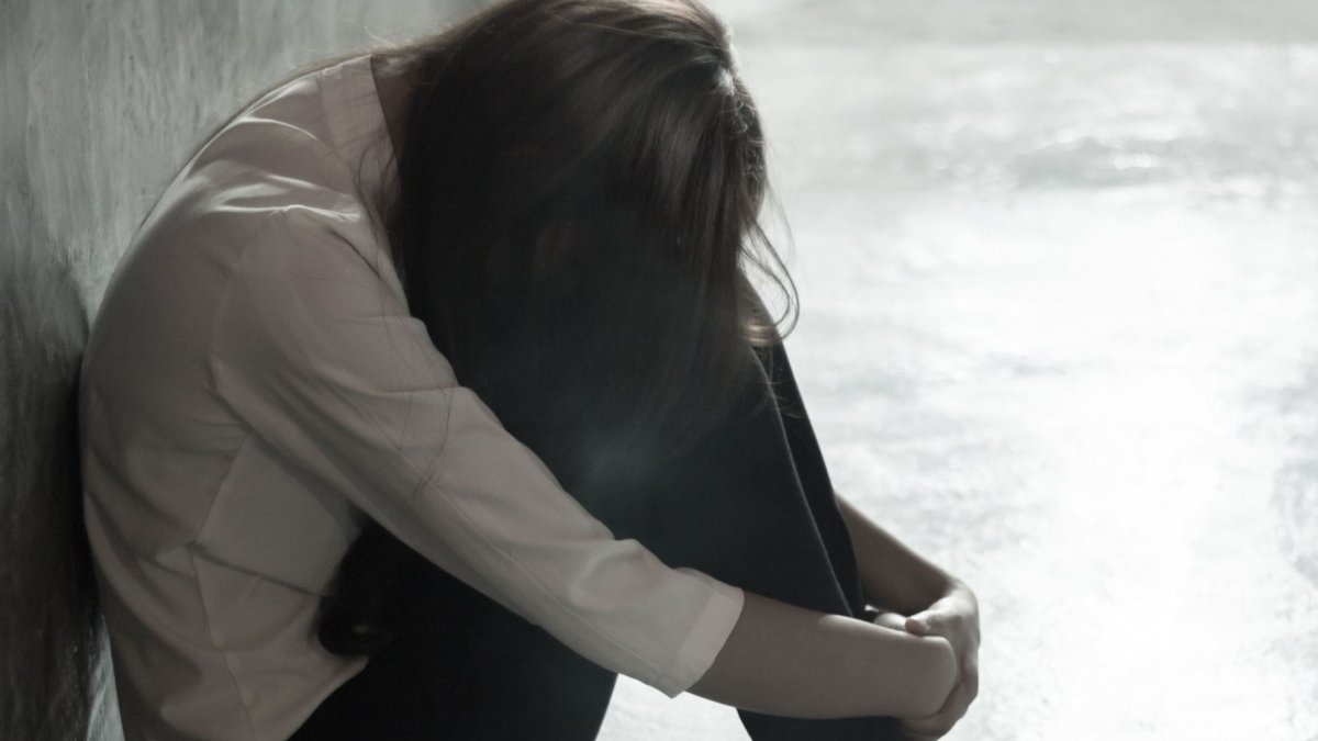 El análisis se ha realizado especialmente estudiando el comportamiento en las relaciones de pareja adolescente. ECB