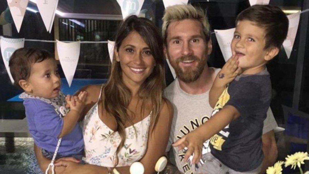 La familia, en el primer cumpleaños de Mateo.-INSTAGRAM