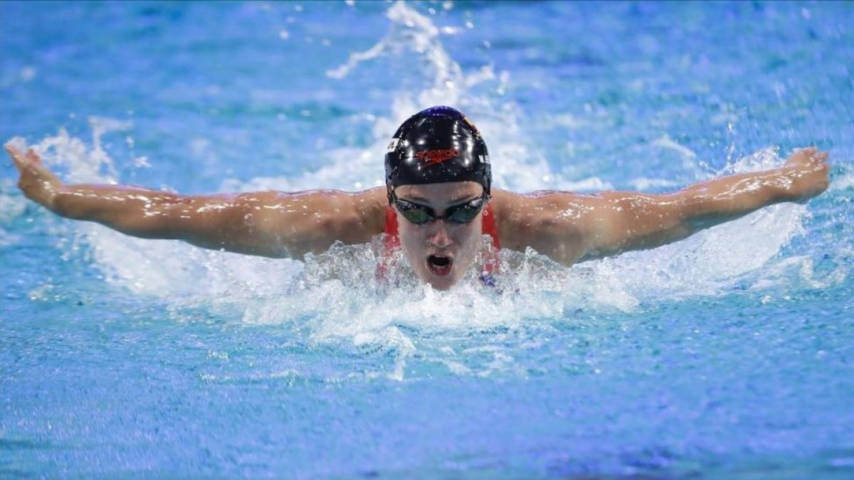 Mireia Belmonte, en plena acción en Eindhoven-GONZALO ARROYO MORENO