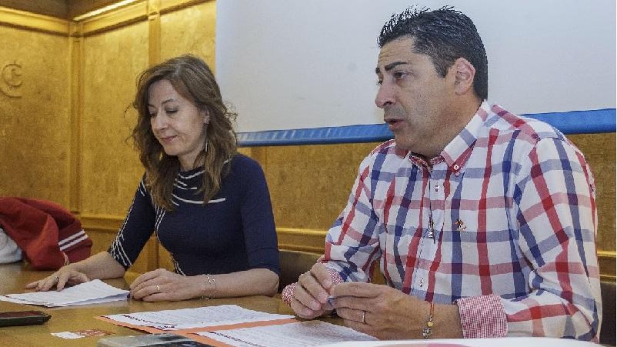Belén Marticorena y Raúl Martínez presentaron la nueva campaña.-SANTI OTERO
