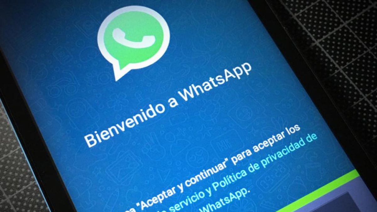 Mensaje de bienvenida a la aplicación de mensajería móvil Whatsapp.-