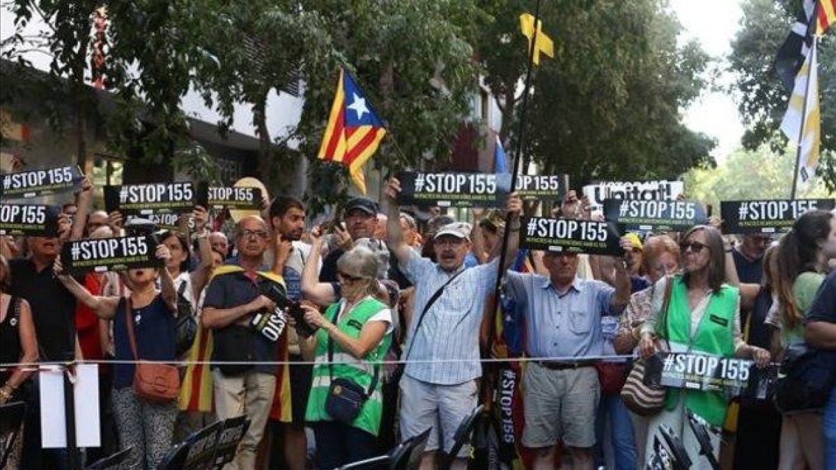 Concnetración de la ANC a las puertas de las sedes del PDECat y ERC.-ELISENDA PONS