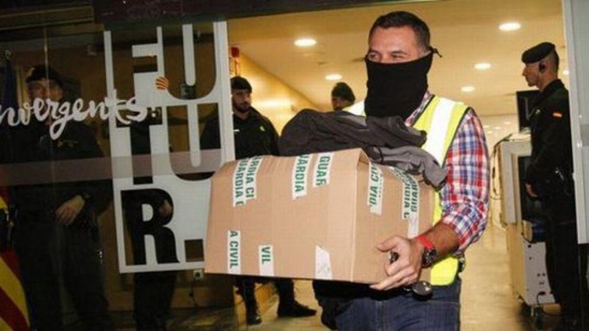 Registros en la sede de Convergència.-QUIQUE GARCÍA / EFE