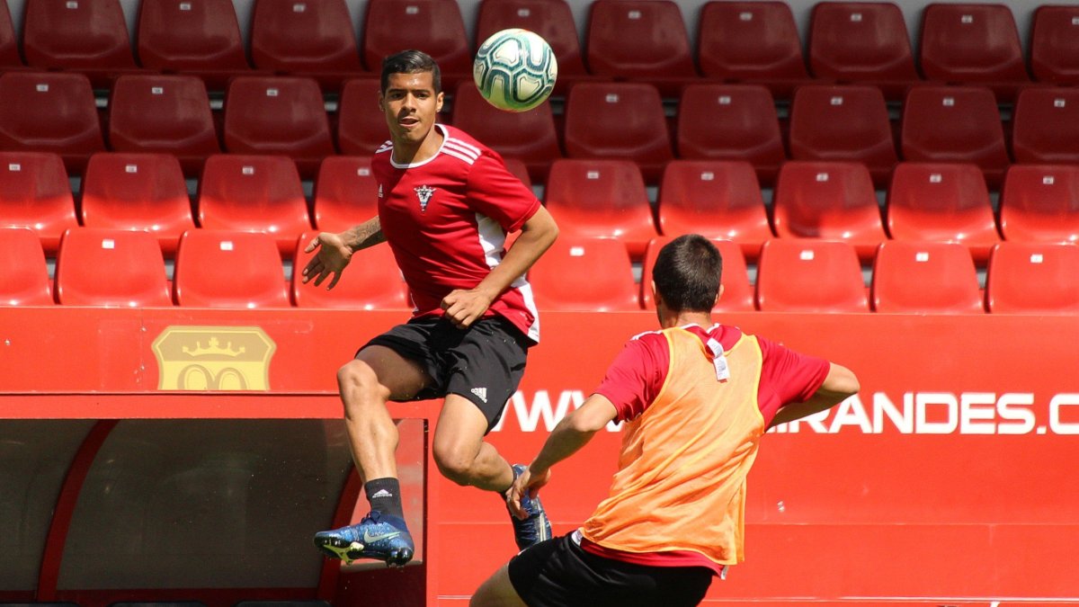Carlos Julio. CD MIRANDÉS