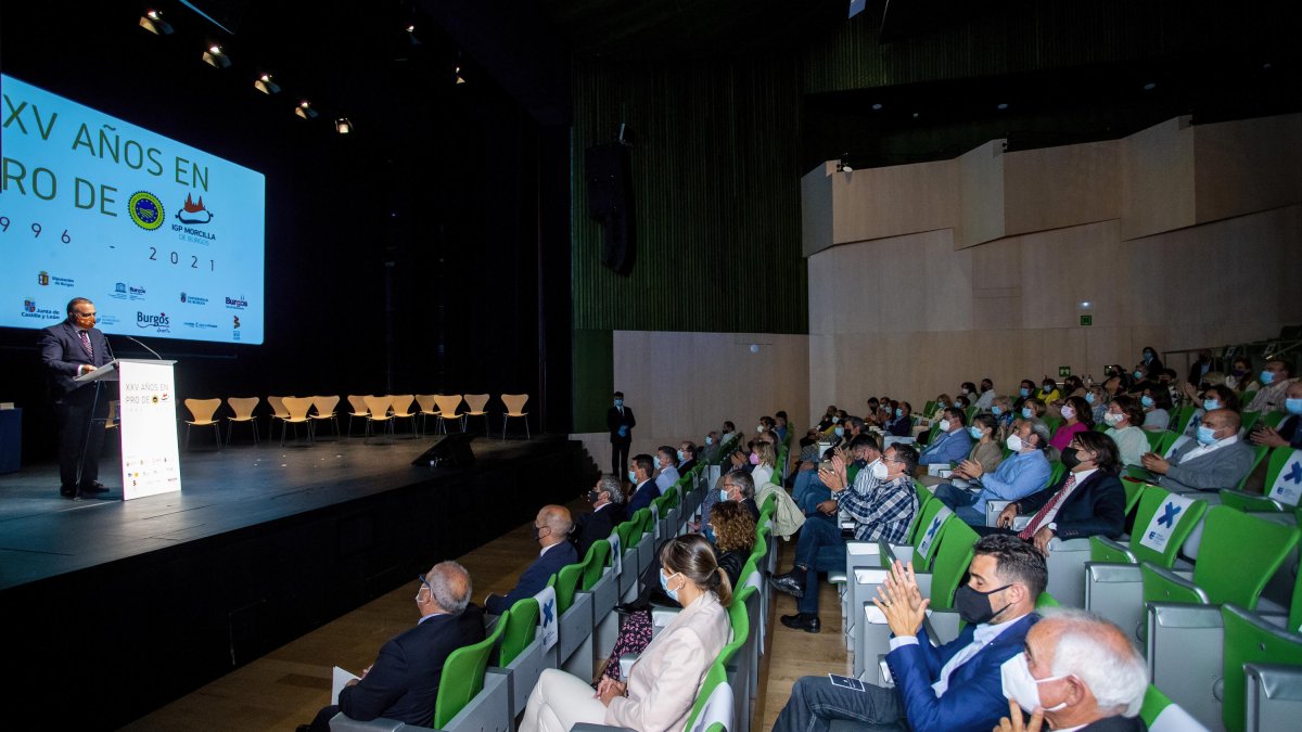 Instante del acto de agradecimiento celebrado ayer en el Fórum. SANTI OTERO
