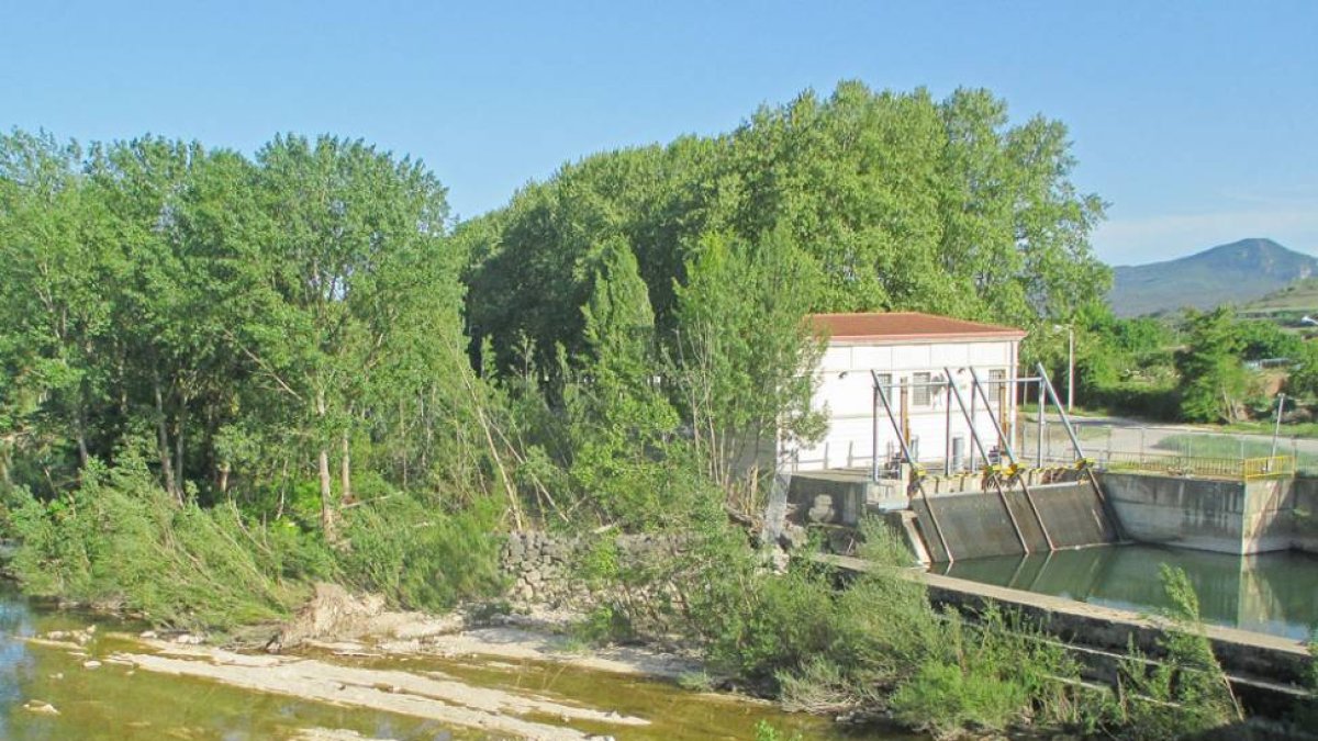 Las obras contemplan la desaparición de las islas junto al Puente de Hierro.-E. M.