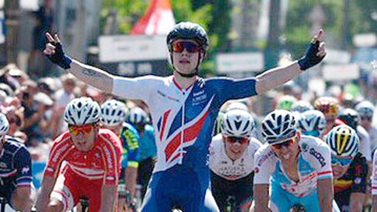 Gibson venció una etapa en el Tour del Porvenir.-