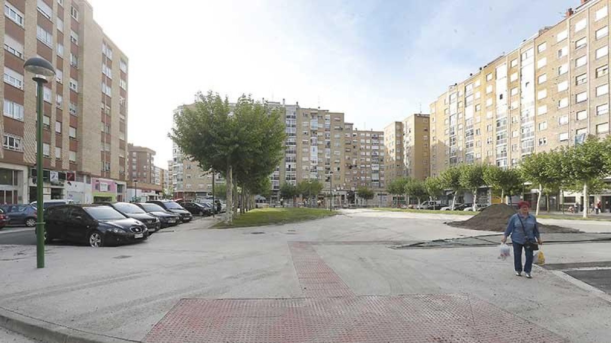Uno de los proyectos de aparcamiento se centra en la Plaza San Bruno.-RAÚL G. OCHOA