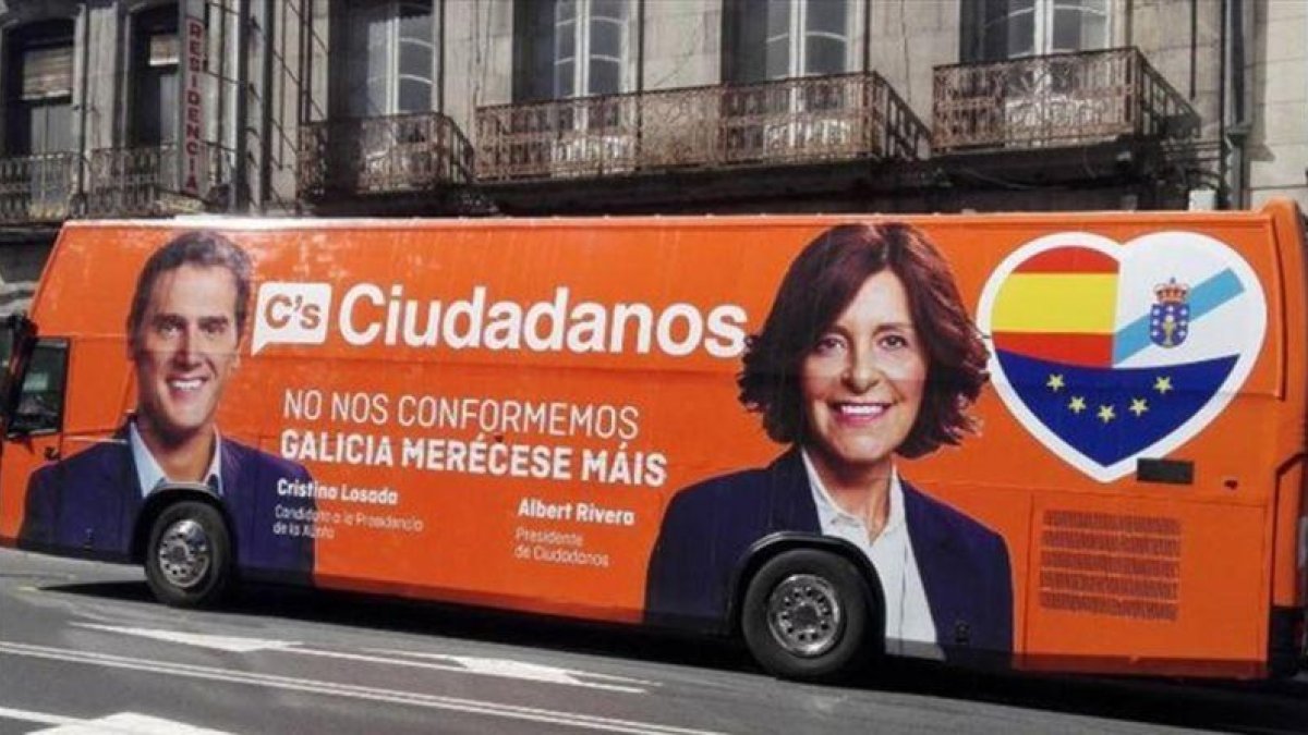 Autocar de ciudadanos con tres errores.-EL PERIÓDICO