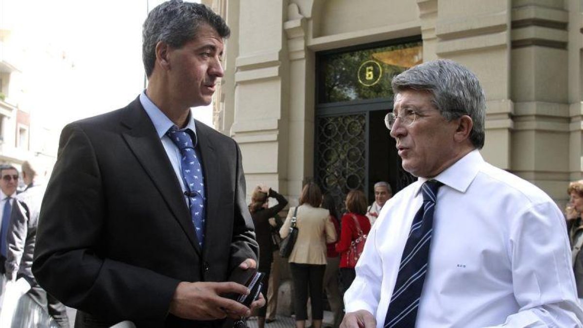 Miguel Ángel Gil Marín y Enrique Cerezo, consejero delegado y presidente del Atlético, respectivamente.-DAVID CASTRO