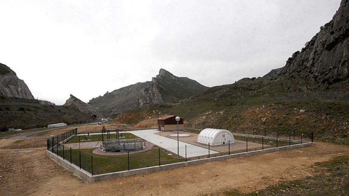 La Edar ya depura las aguas urbanas del municipio antes de verter al Oroncillo.-G.G.