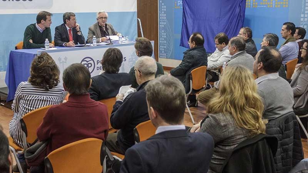 Imagen de la junta directiva del PP, celebrada ayer en la sede.-SANTI OTERO
