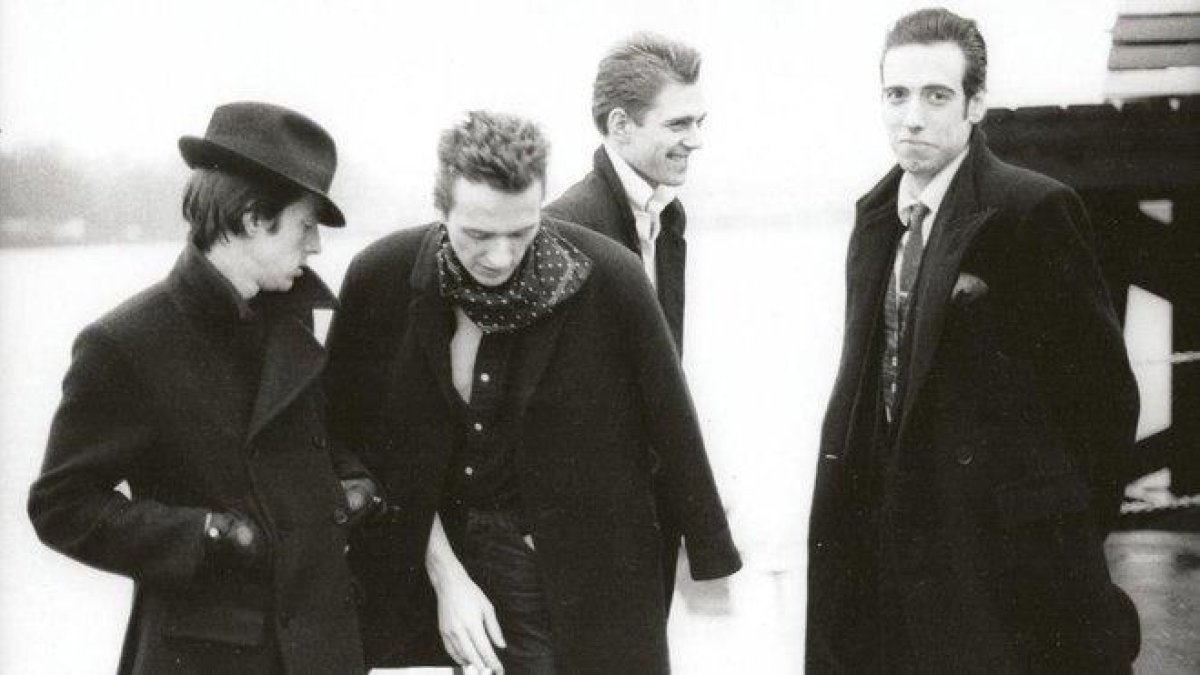 Topper Headon, Joe Strummer, Paul Simonon y Mick Jones, The Clash, en una fotografía de 1980.-
