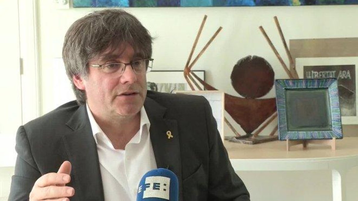 Declaraciones a EFE del expresidente de la Generalitat, Carles Puigdemont, en una entrevista en Waterloo.-EFE