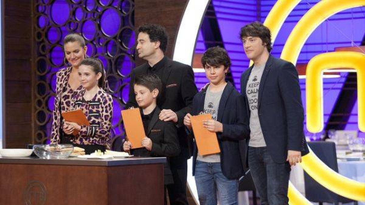 Samantha y su hija Cloe, Pepe con Jesús y Jordi y David, en 'Masterchef'.-Foto: RTVE