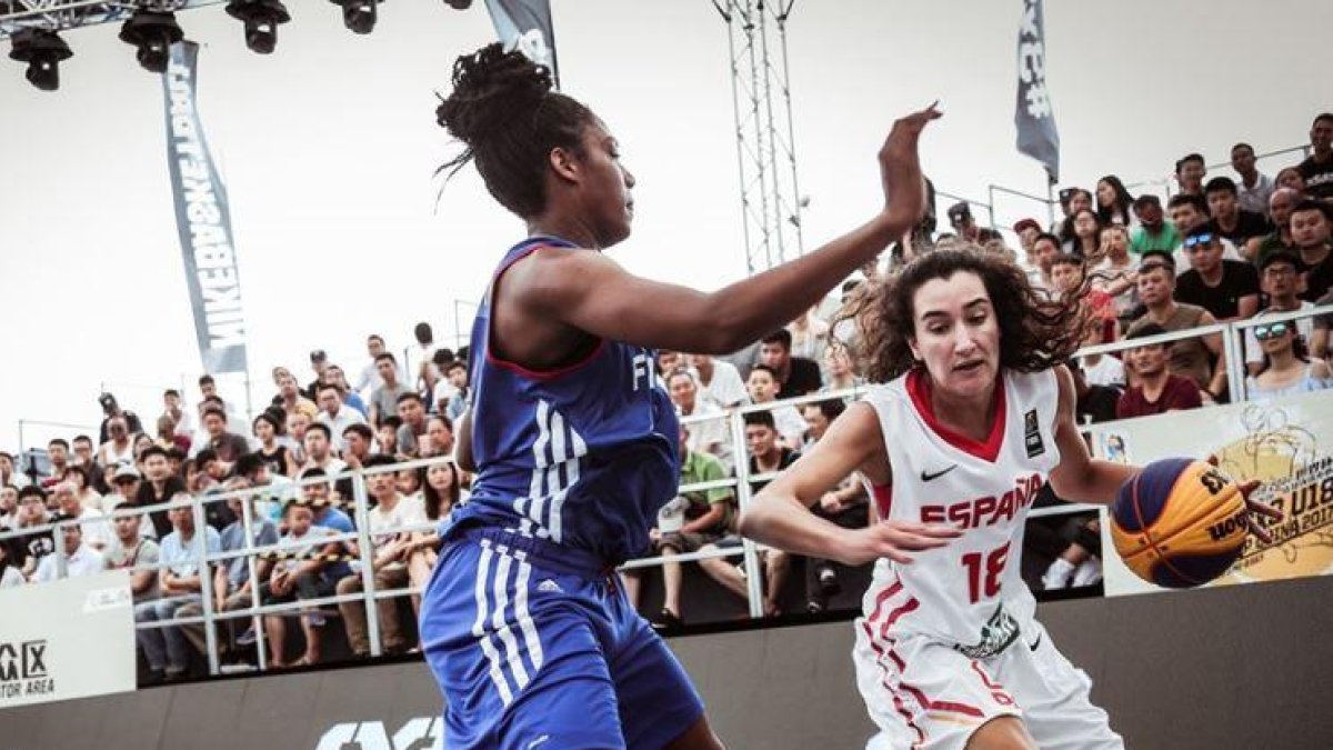 Sofía Galerón durante el encuentro ante Francia.-fiba.com
