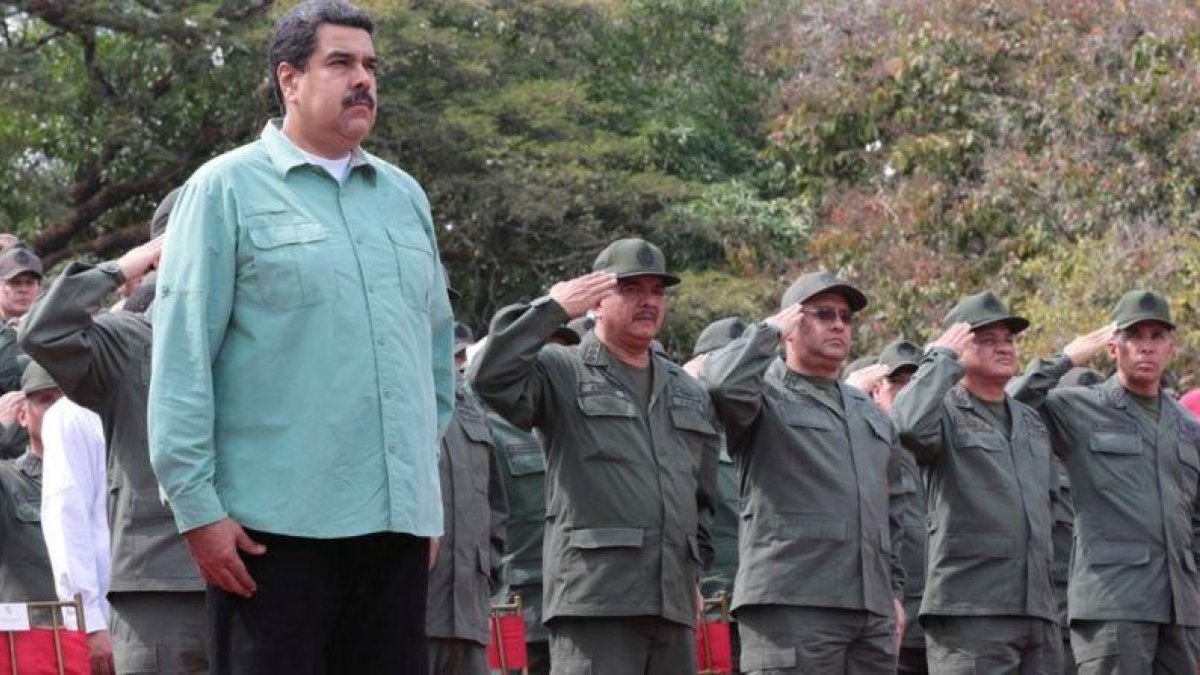 Venezuela advierte de su poder ofensivo a causantes de muerte de militares.-REUTERS