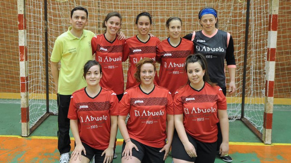 Plantilla del Bar El Abuelo, equipo que milita en la DivisiónFemenina.-ISRAEL L. MURILLO