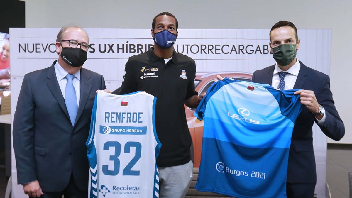 Alex Renfroe fue ayer presentado oficialmente como jugador del Hereda San Pablo. RAÚL G. OCHOA