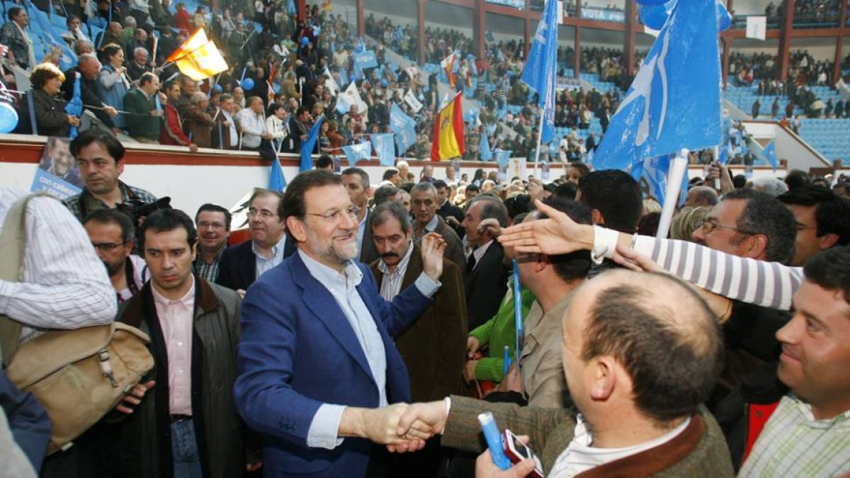 El presidente del Gobierno, Mariano Rajoy, durante un mitin del Partido Popular.-ISRAEL L. MURILLO