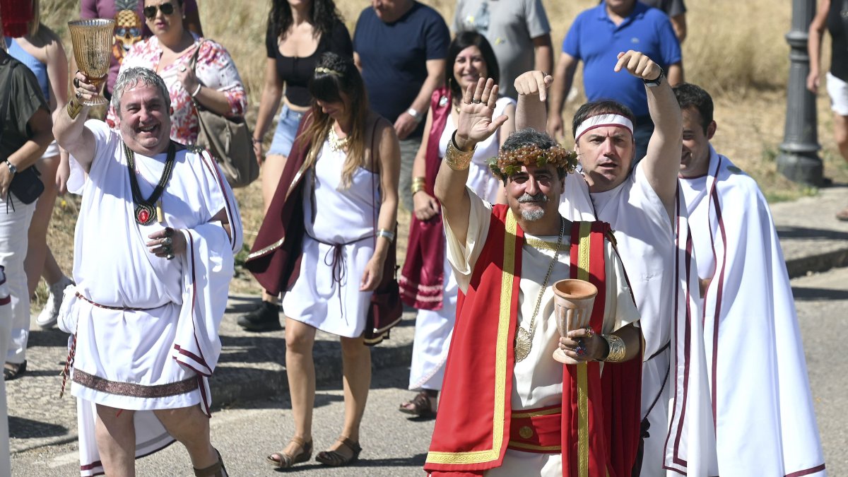 La tradición romana volvió a llenar de alegría las calles de Baños de Valdearados. ICAL