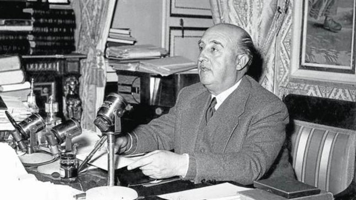 Francisco Franco, en El Pardo.-