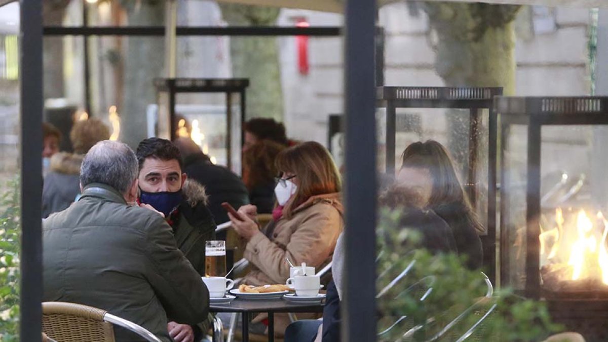 El cierre de la hostelería se hará efectivo a las 00.00 horas del viernes. RAÚL G. OCHOA