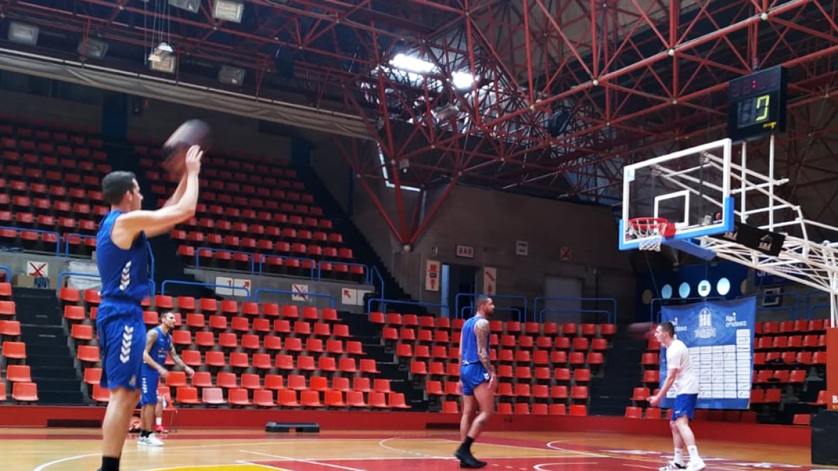 Salvó lanza a canasta en el entrenamiento de ayer. SPB / J. RUIZ