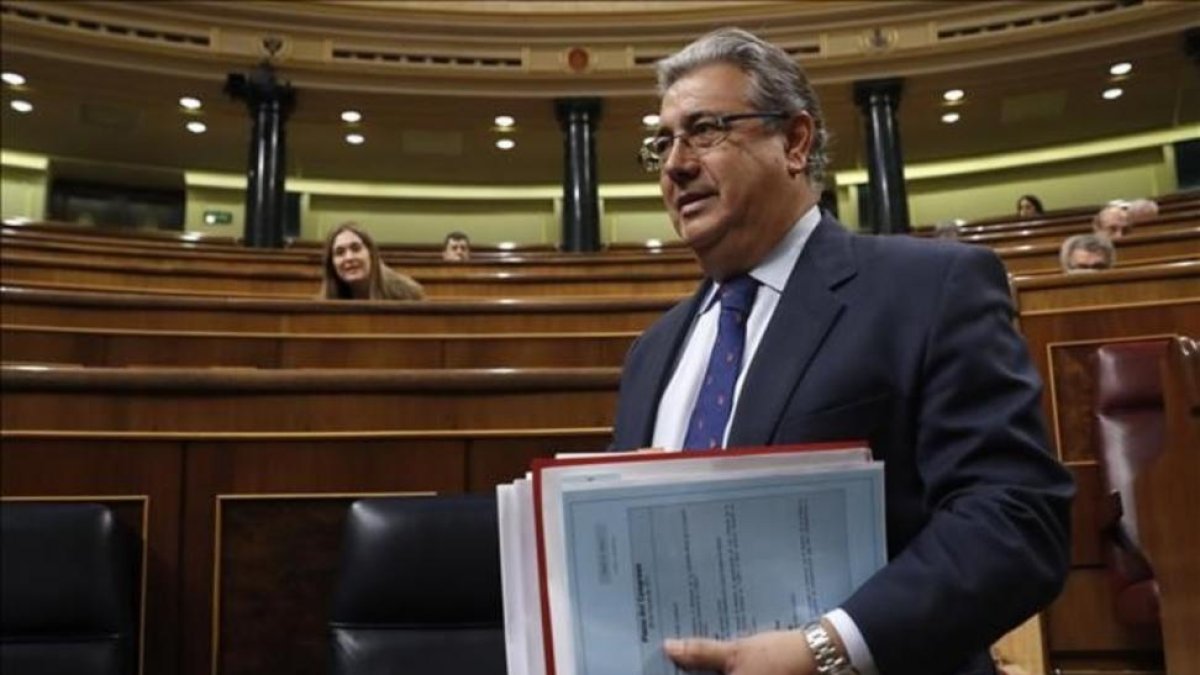 El ministro del Interior, Juan Ignacio Zoido, en el Congreso.-BALLESTEROS