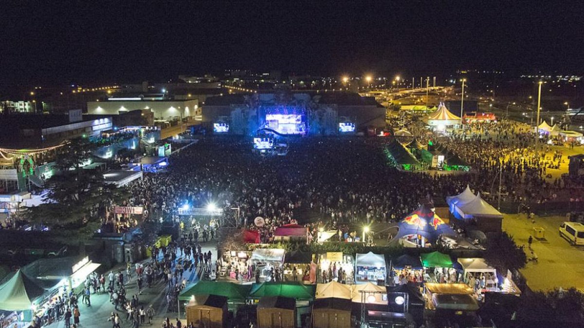 El recinto ferial se ha quedado pequeño-ECB