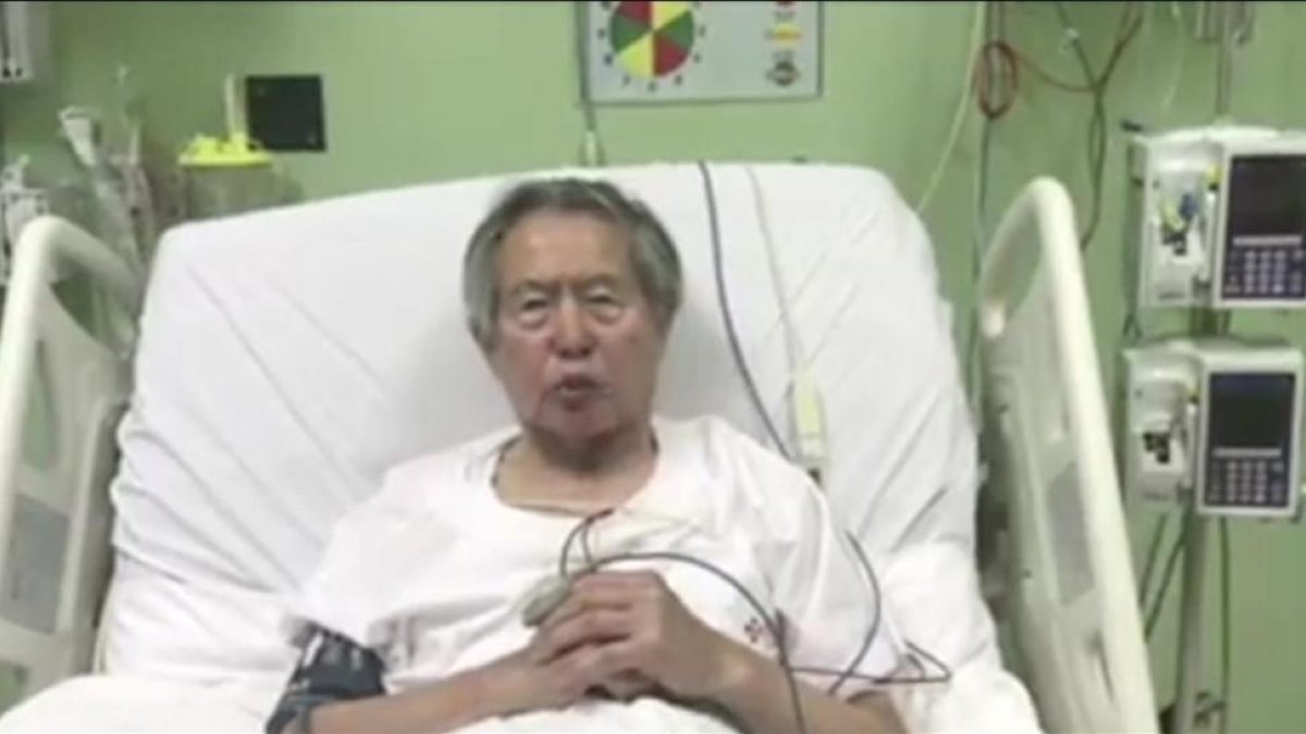 Fujimori, en la clínica de Lima donde está ingresado, en una imagen publicada este martes 26 de diciembre.-EFE