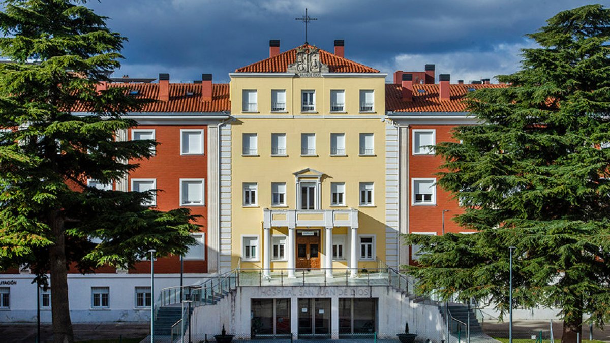 Vista exterior del Hospital San Juan de Dios. I. L. M.
