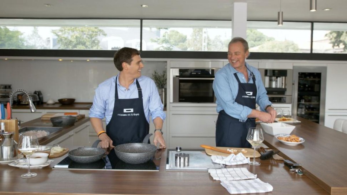 Albert Rivera y Bertín Osborne, en el programa de Tele 5 'Mi casa es la tuya'.-