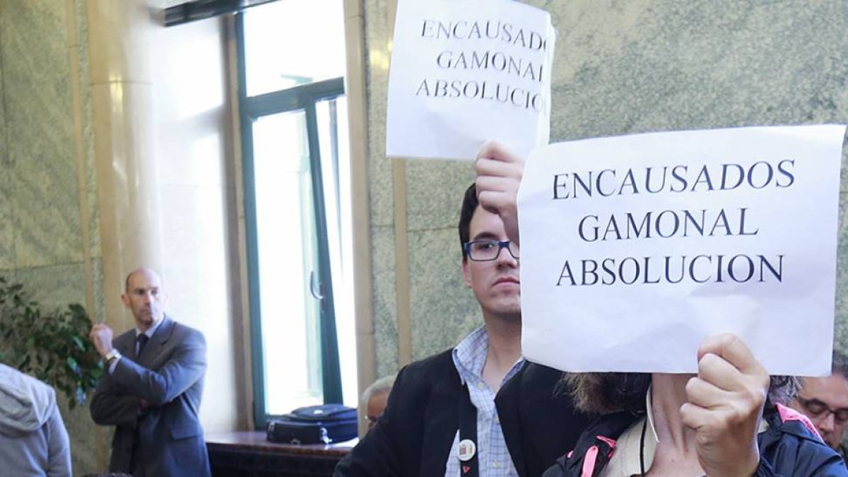 Vecinos por la absolución.-RAÚL G. OCHOA