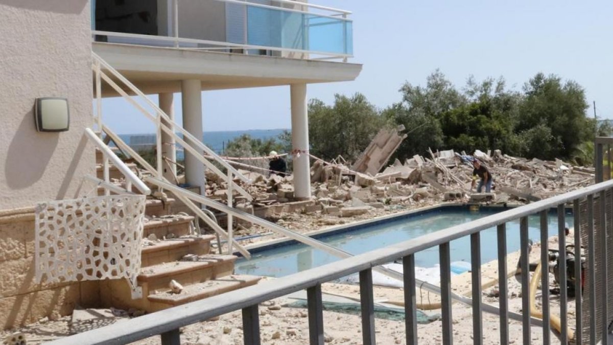 Vivienda de los terroristas en Alcanar, en la urbanización Montecarlo, que saltó por los aires al estallar los explosivos que manejaban-ACN / ANNA MAYOR