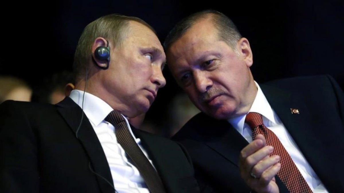 Los presidente de Rusia, Vladimir Putin, y de Turquía, Recep Tayyip Erdogan, en Estambul.-AFP / KAYHAN OZER