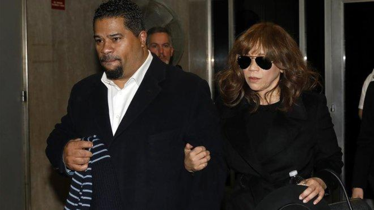 La actriz Rosie Perez, amiga de Annabella Sciorra, a su llegada al juicio contra Harvey Weinstein en Nueva York.-