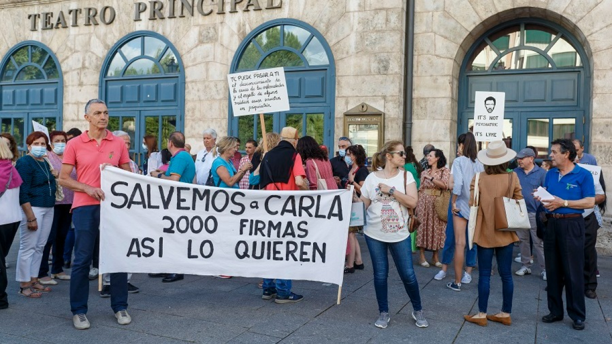 Concentración de apoyo a Carla Hernando cuando estaba ingresada en el HUBU. 