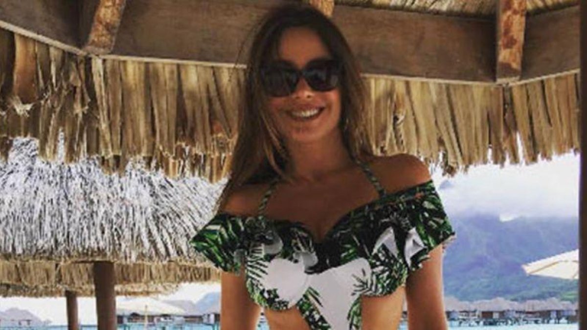 Sofía Vergara, en Bora Bora.-