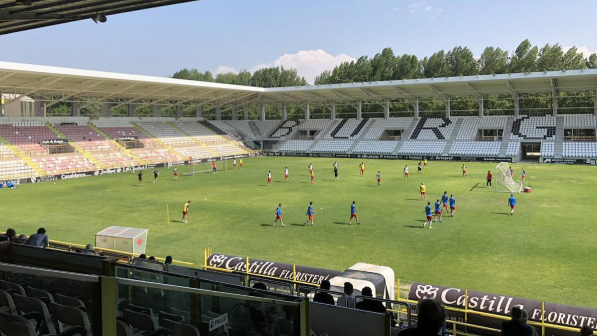 Estadio municipal de El Plantío. ECB