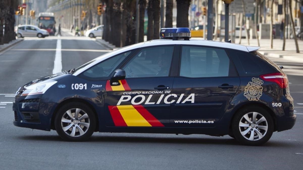 Patrulla de la policía nacional.-