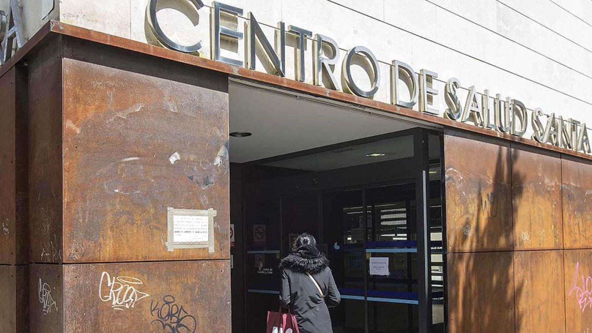 Santa Clara fue ayer el centro con más casos nuevos, 34, pero el personal ha dado negativo en las últimas pruebas. R. OCHOA