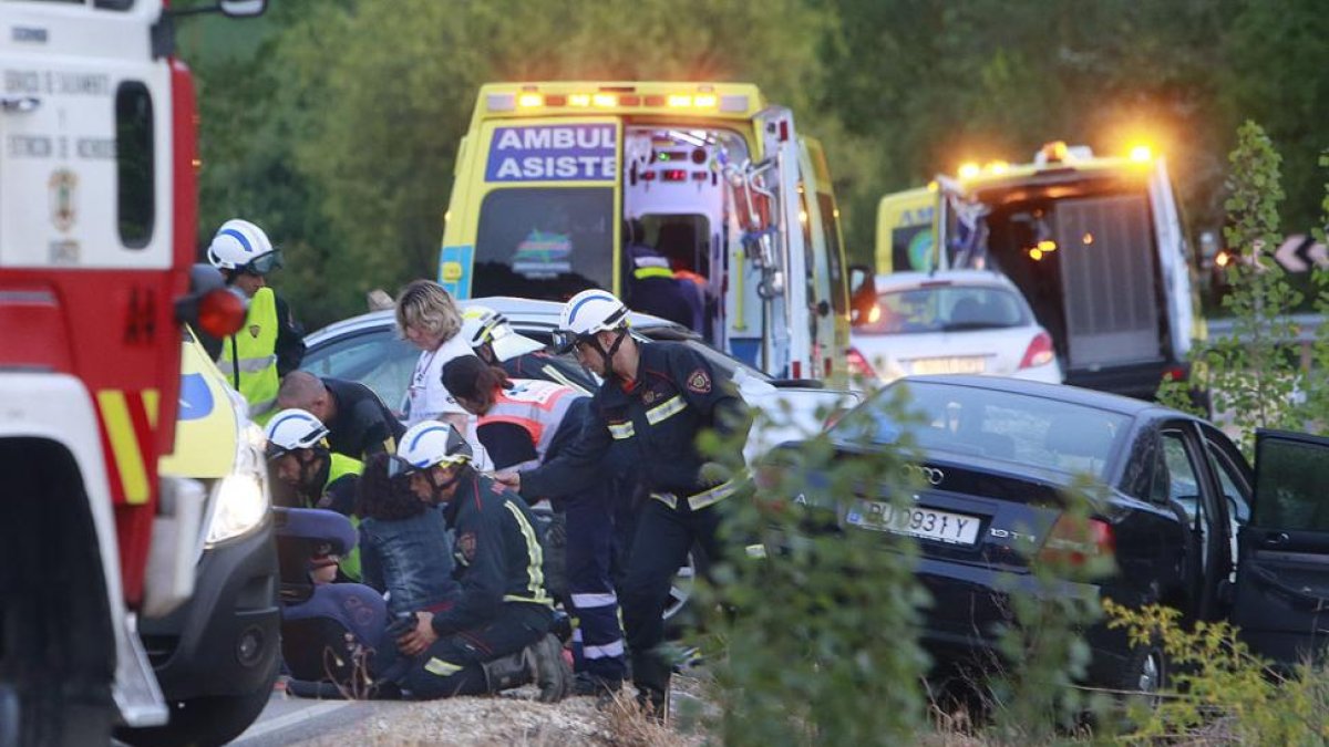 Imagen del accidente registrado el pasado mes en la carretera de Cardeñadijo.-RAÚL G. OCHOA