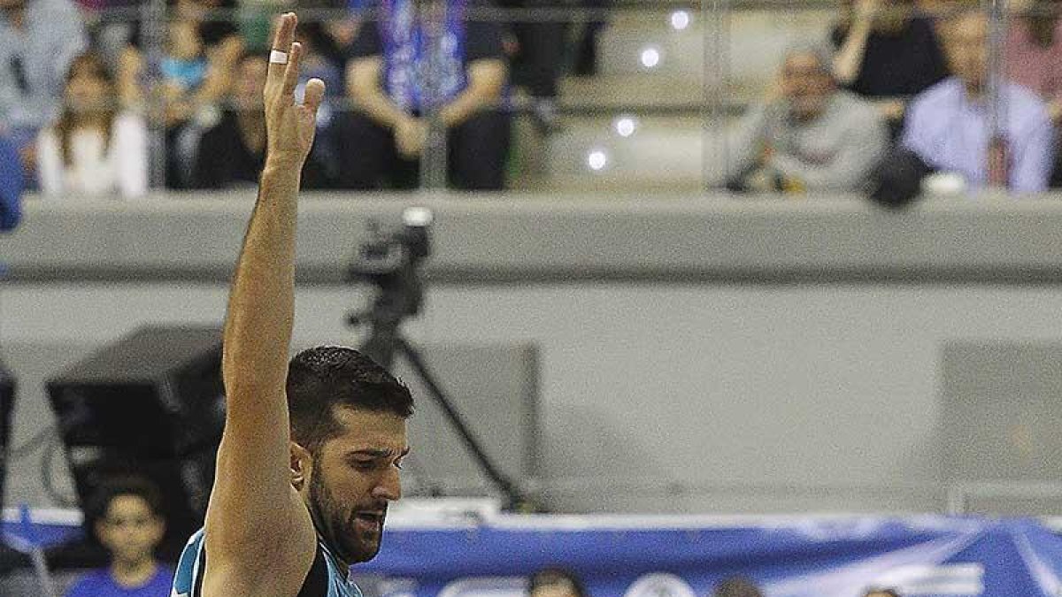 Fisher supera a su par por velocidad.-SANTI OTERO