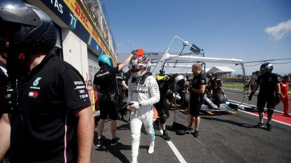 Lewis Hamilton, durante los entrenamientos en el circuito Paul Ricard.-EFE / YOAN VALAT